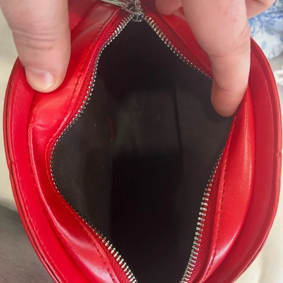 Red and White Mushroom-Shaped Women's Bag - Picture 4 of 4